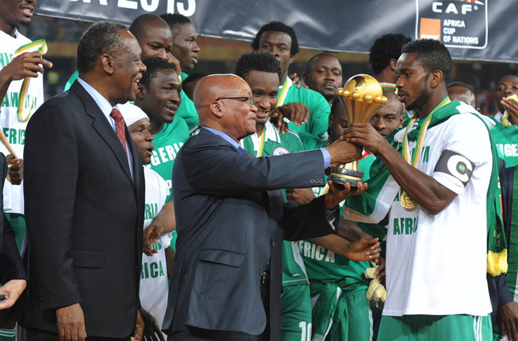 Nigeria Lifting AFCON 2013 Trophy